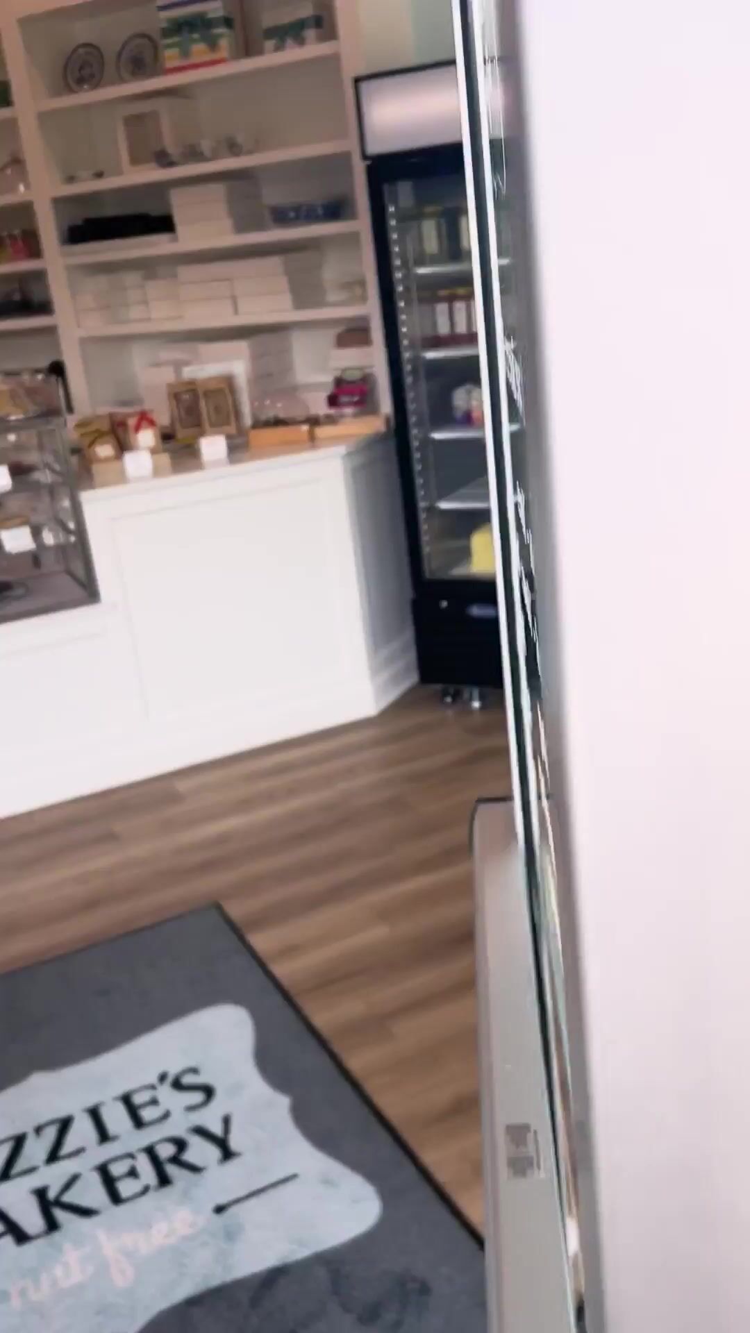 Home Lizzie's Bakery