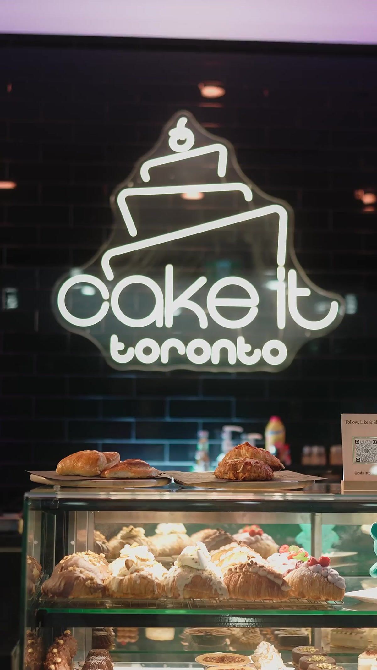 Custom Cakes Toronto | Bakery Cafe in Thornhill | Coffee & Desserts ...